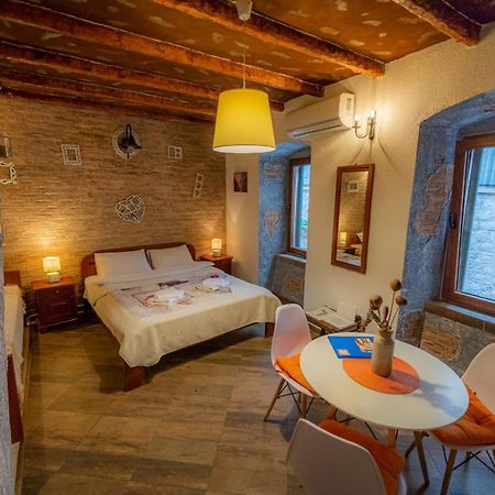Lovely Studio In Kotor Apartment Bagian luar foto
