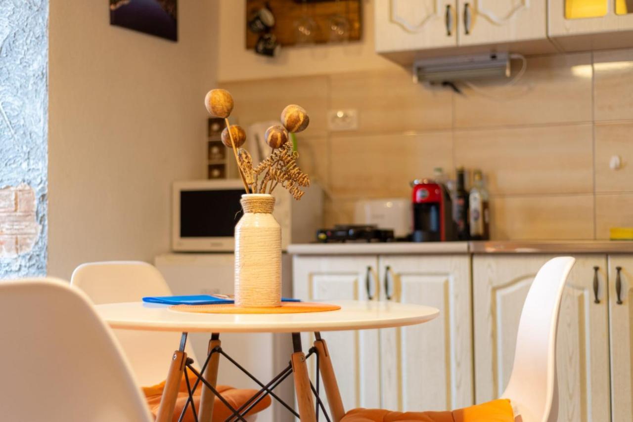 Lovely Studio In Kotor Apartment Bagian luar foto