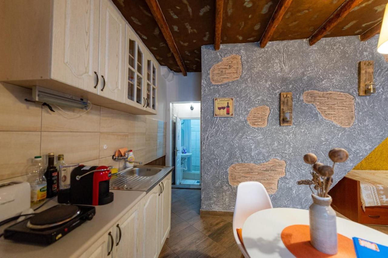 Lovely Studio In Kotor Apartment Bagian luar foto