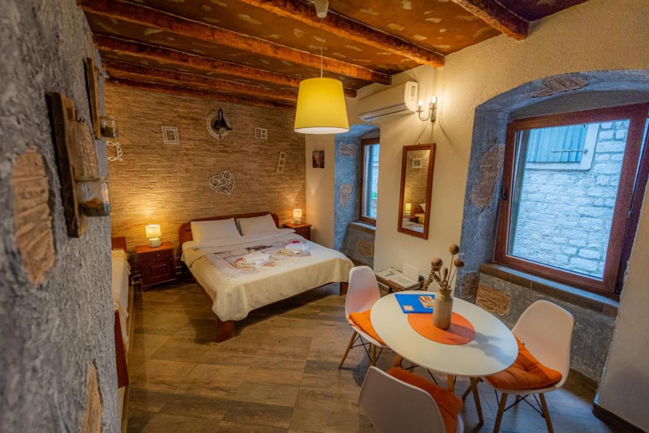Lovely Studio In Kotor Apartment Bagian luar foto