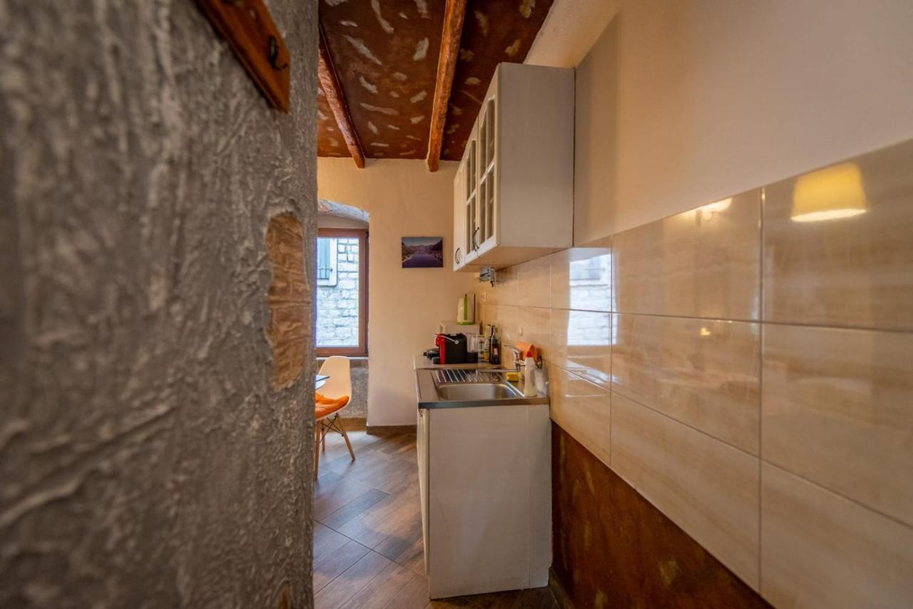 Lovely Studio In Kotor Apartment Bagian luar foto