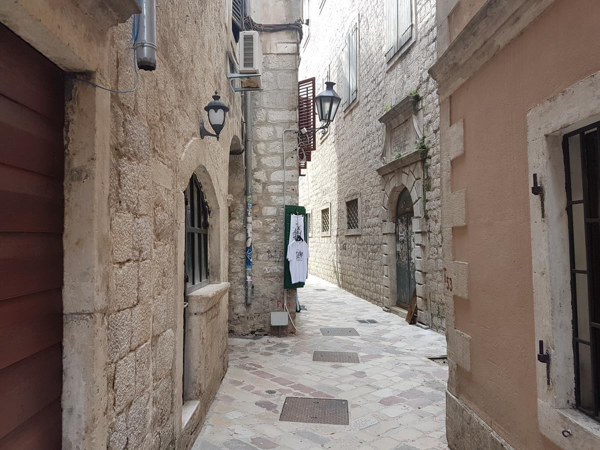 Lovely Studio In Kotor Apartment Bagian luar foto
